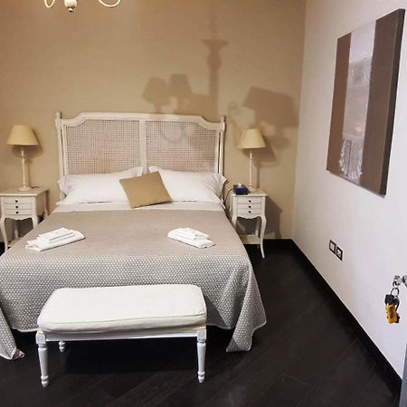 Zelzar Salerno Centro Hotel ภายนอก รูปภาพ