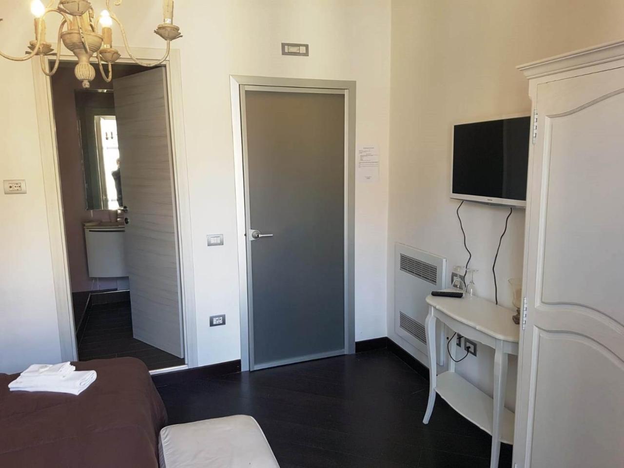 Zelzar Salerno Centro Hotel ภายนอก รูปภาพ