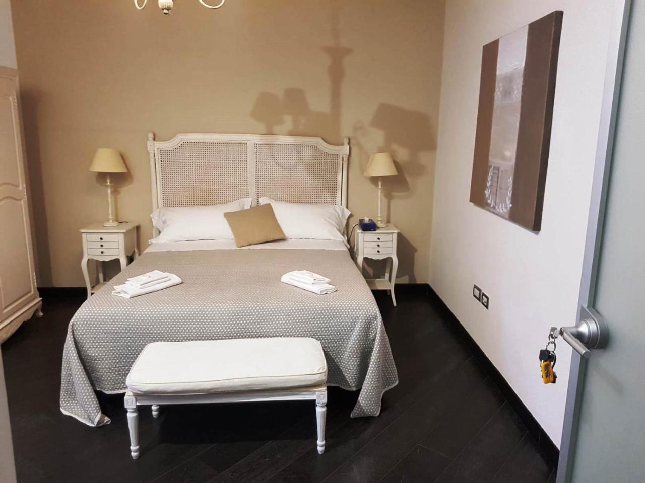 Zelzar Salerno Centro Hotel ภายนอก รูปภาพ