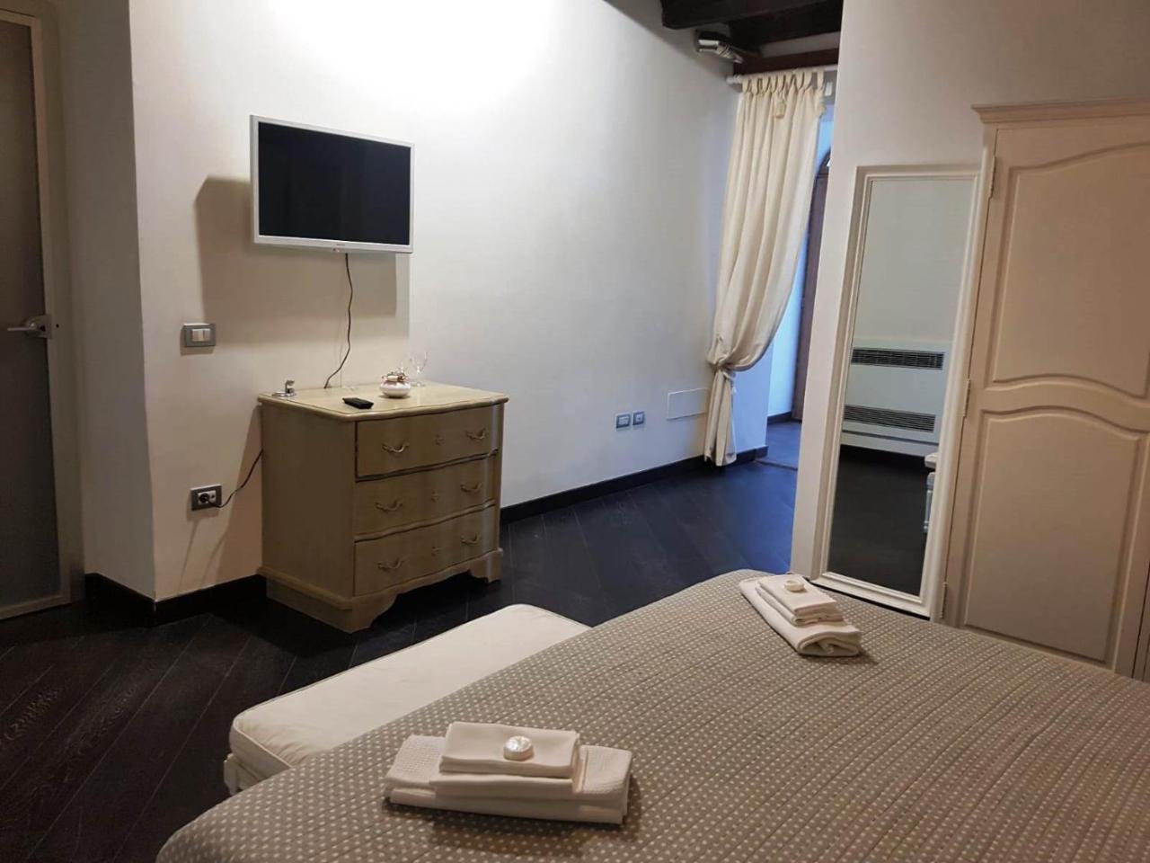 Zelzar Salerno Centro Hotel ภายนอก รูปภาพ