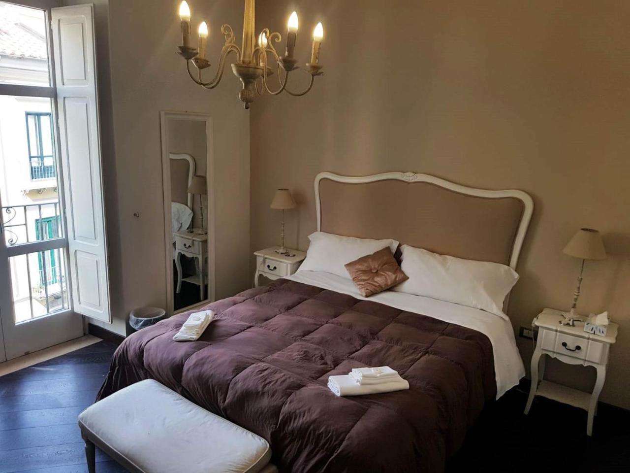 Zelzar Salerno Centro Hotel ภายนอก รูปภาพ
