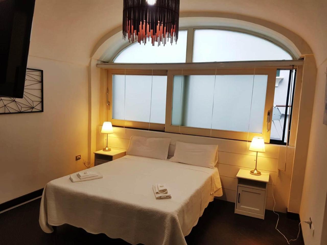Zelzar Salerno Centro Hotel ภายนอก รูปภาพ