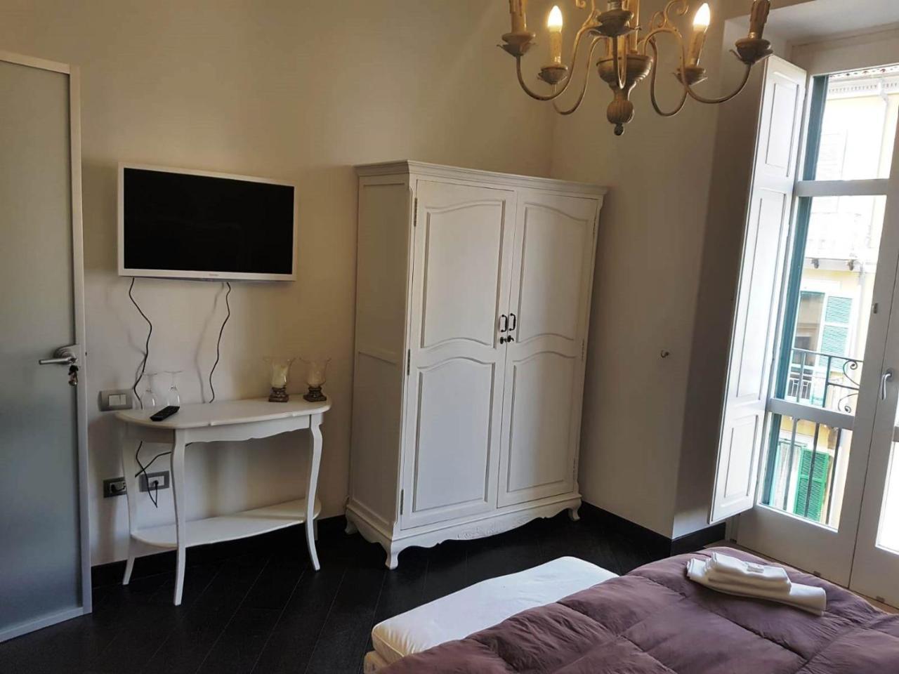 Zelzar Salerno Centro Hotel ภายนอก รูปภาพ
