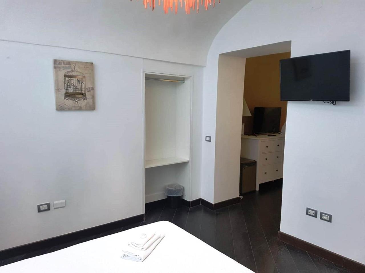 Zelzar Salerno Centro Hotel ภายนอก รูปภาพ