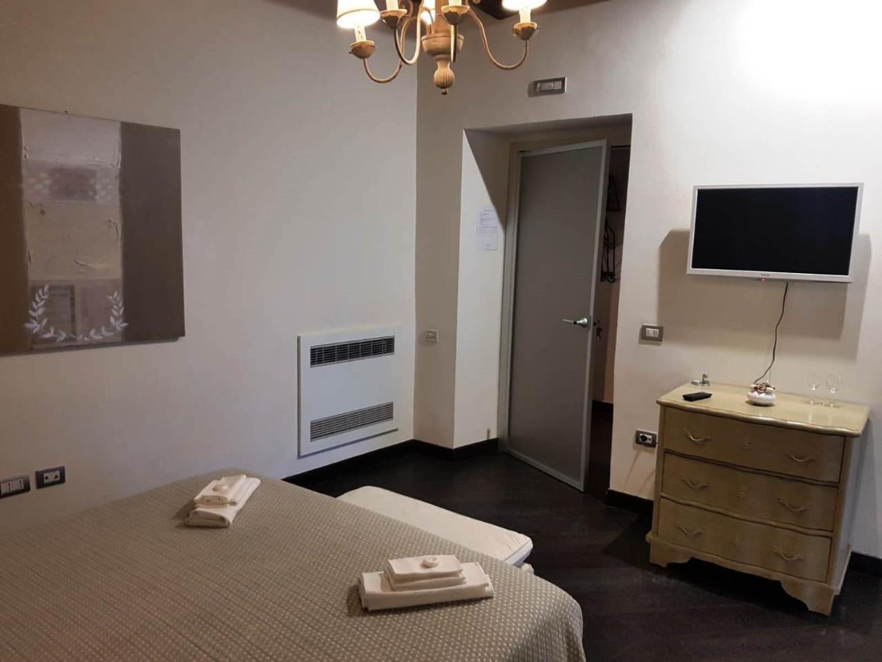 Zelzar Salerno Centro Hotel ภายนอก รูปภาพ